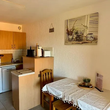 En Bord De Apartment *